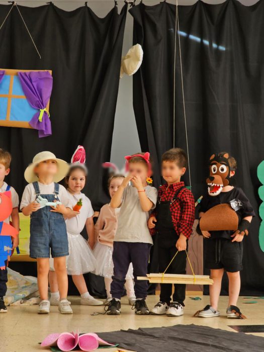 Alumnos del Jardín Estrada cerraron el proyecto literario con obras teatrales (39)