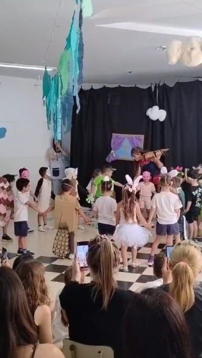 Alumnos del Jardín Estrada cerraron el proyecto literario con obras teatrales (8)