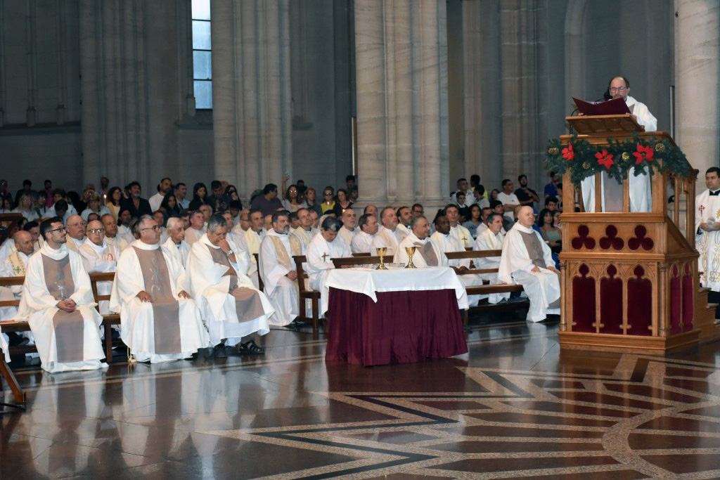 La asunción del nuevo Arzobispo en imágenes