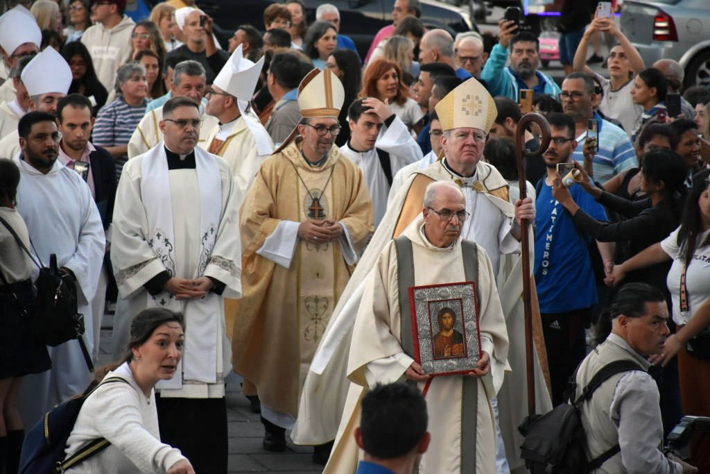 La asunción del nuevo Arzobispo en imágenes