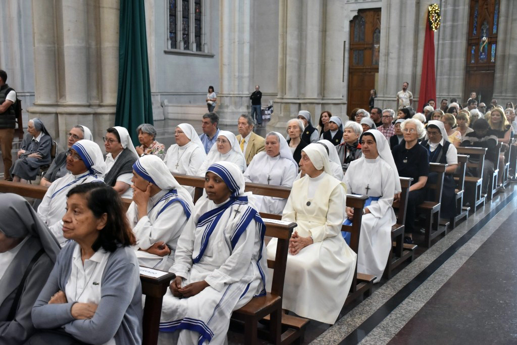 La asunción del nuevo Arzobispo en imágenes