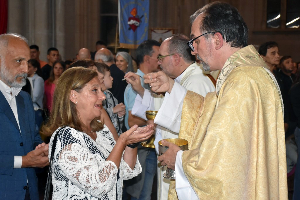 La asunción del nuevo Arzobispo en imágenes