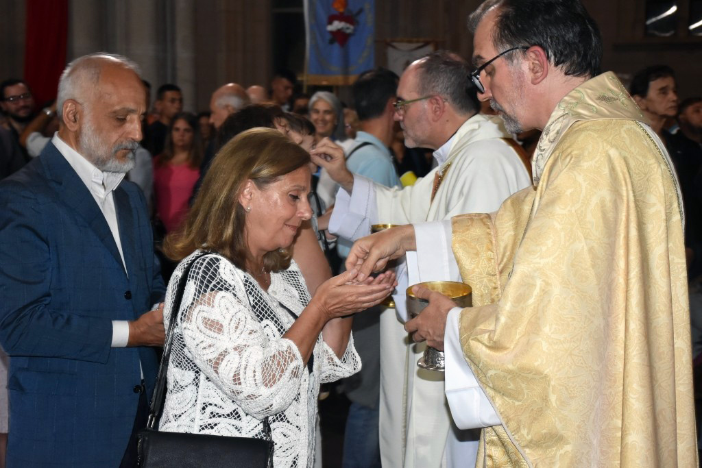 La asunción del nuevo Arzobispo en imágenes