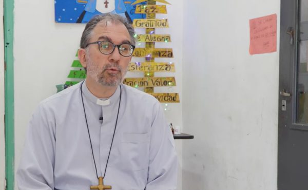 Mons. Carrara anima a descubrir los distintos rostros de la pobreza