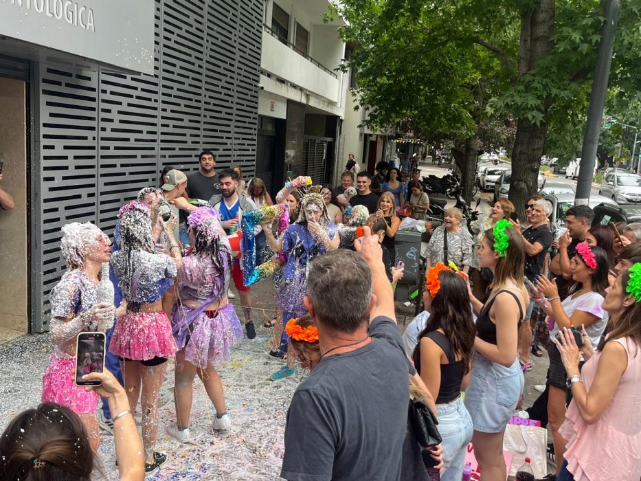 La UCALP celebra el esfuerzo de sus estudiantes con un gesto solidario