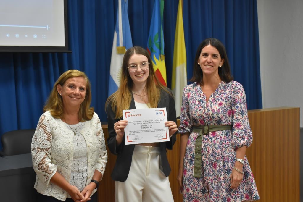 Reconocen a los alumnos que participaron de las Becas Futuros Profesionales Santander (31)