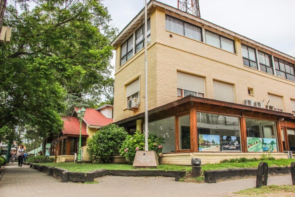 La UCALP firmó un convenio con la Municipalidad de Pinamar