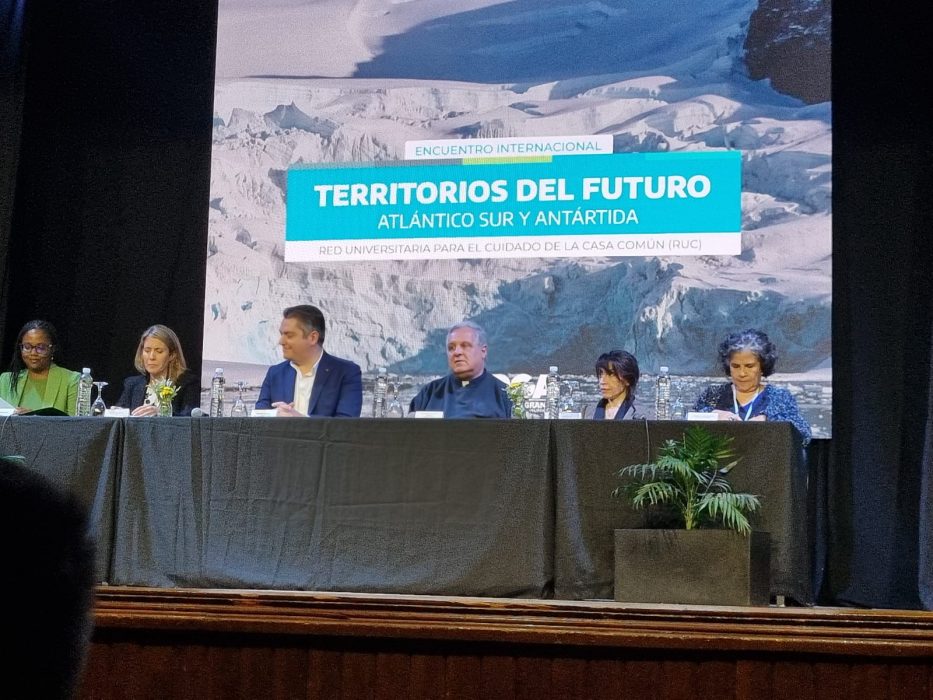 Medio ambiente: la UCALP, en el encuentro internacional del Atlántico Sur y la Antártida