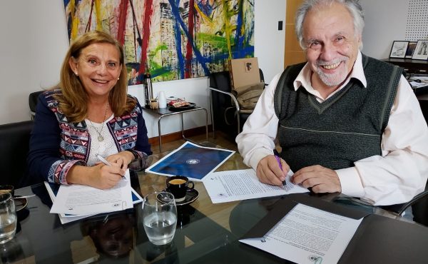 La UCALP y el Colegio de Arquitectos bonaerense firman convenio para la capacitación profesional