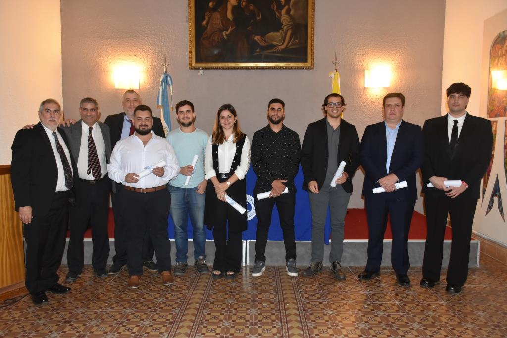 ¡Felicitaciones! a los nuevos graduados de Ciencias Exactas e Ingeniería