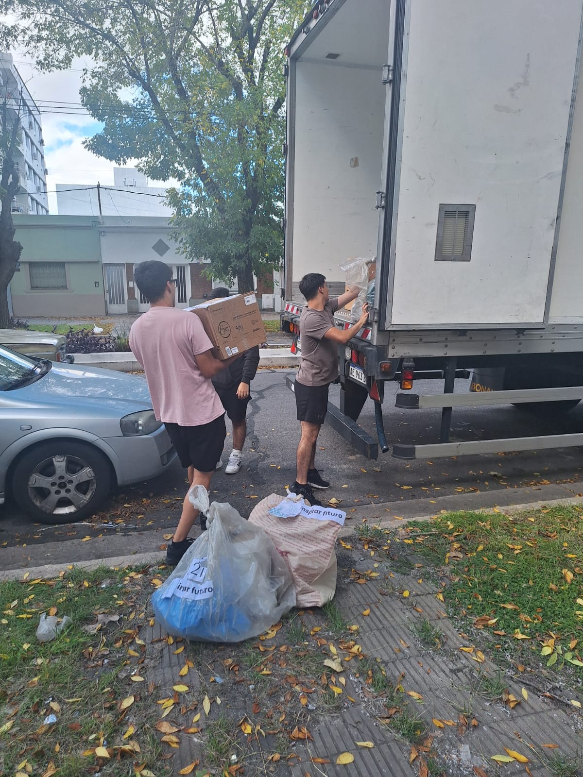 Un nuevo camión con donaciones partió desde la UCALP hacia Bahía Blanca