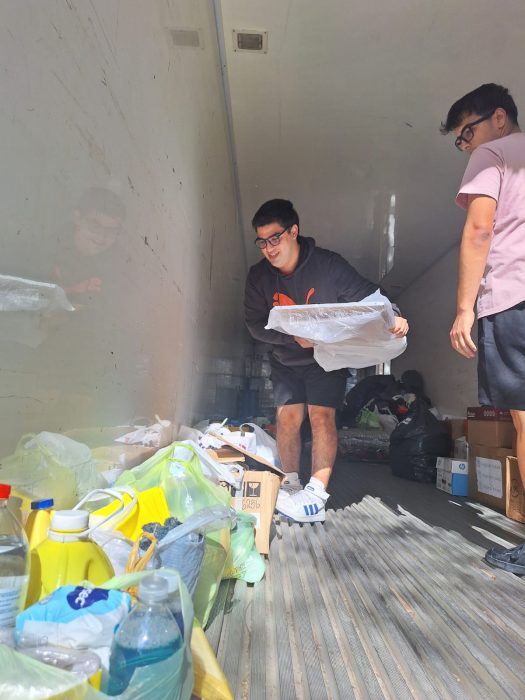 Un nuevo camión con donaciones partió desde la UCALP hacia Bahía Blanca (7)