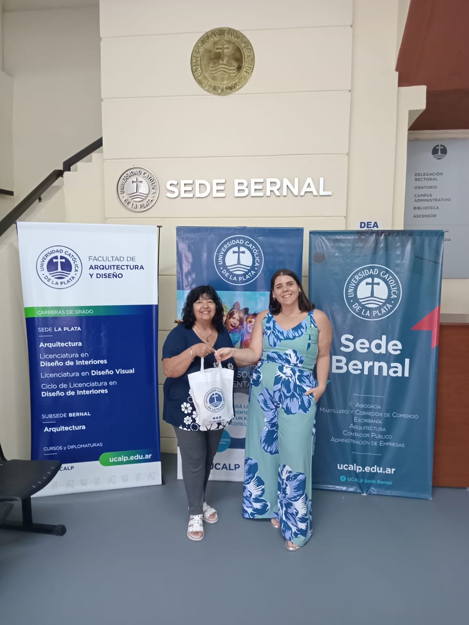 Festejar ayudando: los egresados de la UCALP sumaron su aporte solidario para Bahía Blanca