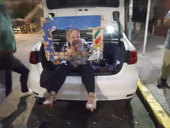 Festejar ayudando: los egresados de la UCALP sumaron su aporte solidario para Bahía Blanca