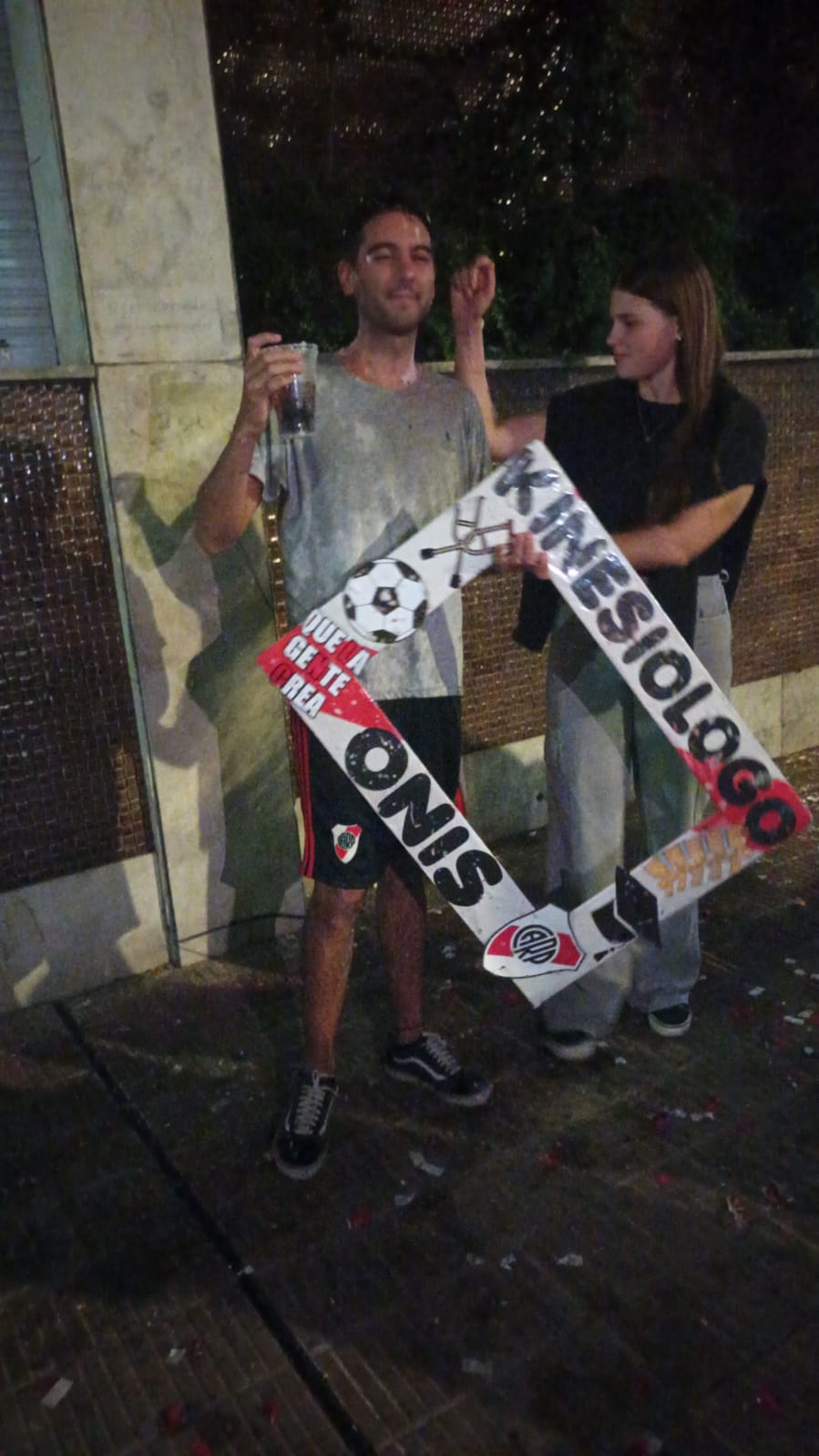 Festejar ayudando: los egresados de la UCALP sumaron su aporte solidario para Bahía Blanca