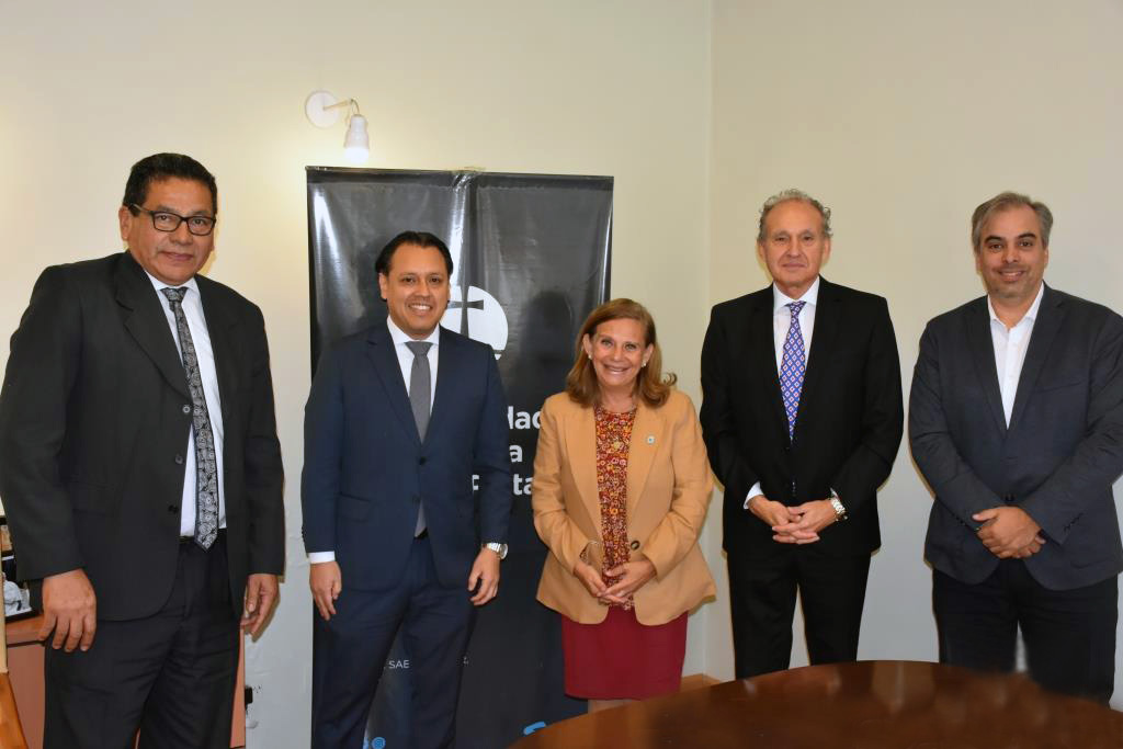 Reunión institucional entre autoridades de la UCALP y el Cónsul General del Perú en La Plata