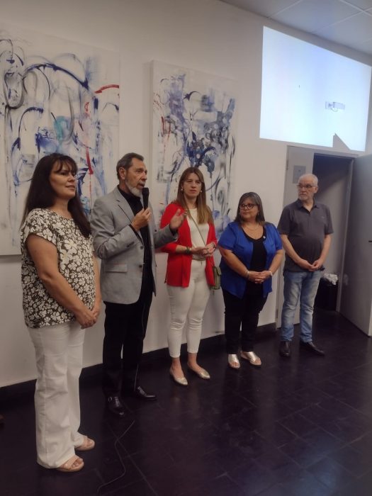 Con muestras y pinturas, Arquitectura inauguró su centro de extensión cultural