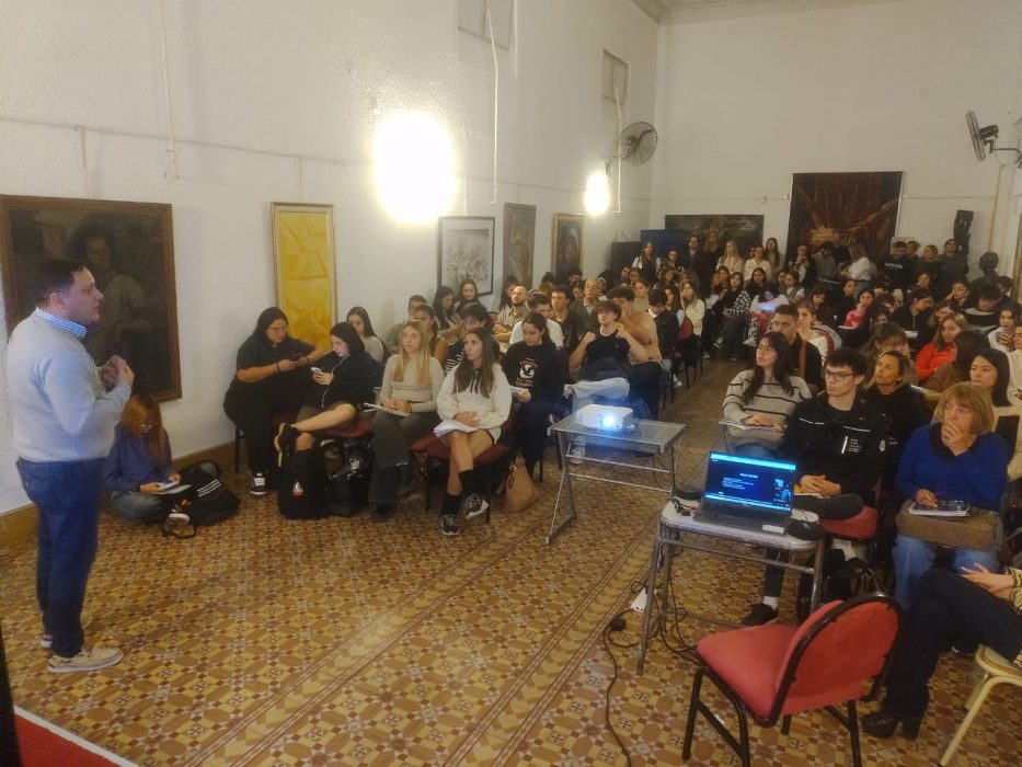 Se realizó la segunda charla informativa sobre el Programa Internacional de Movilidad Académica en la UCALP