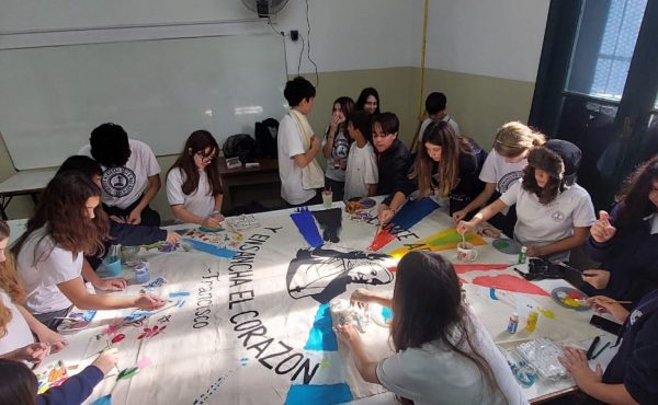 Arte y memoria: homenaje del Mac Kay al Papa Francisco