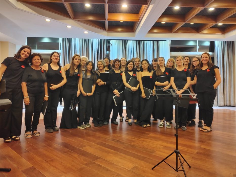 Nueva presentación del coro femenino
