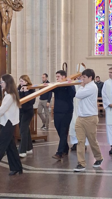 Mons. Carrara animó a los periodistas y comunicadores a “redoblar la opción de ser comunicadores de esperanza y de ser instrumentos de paz” (6)