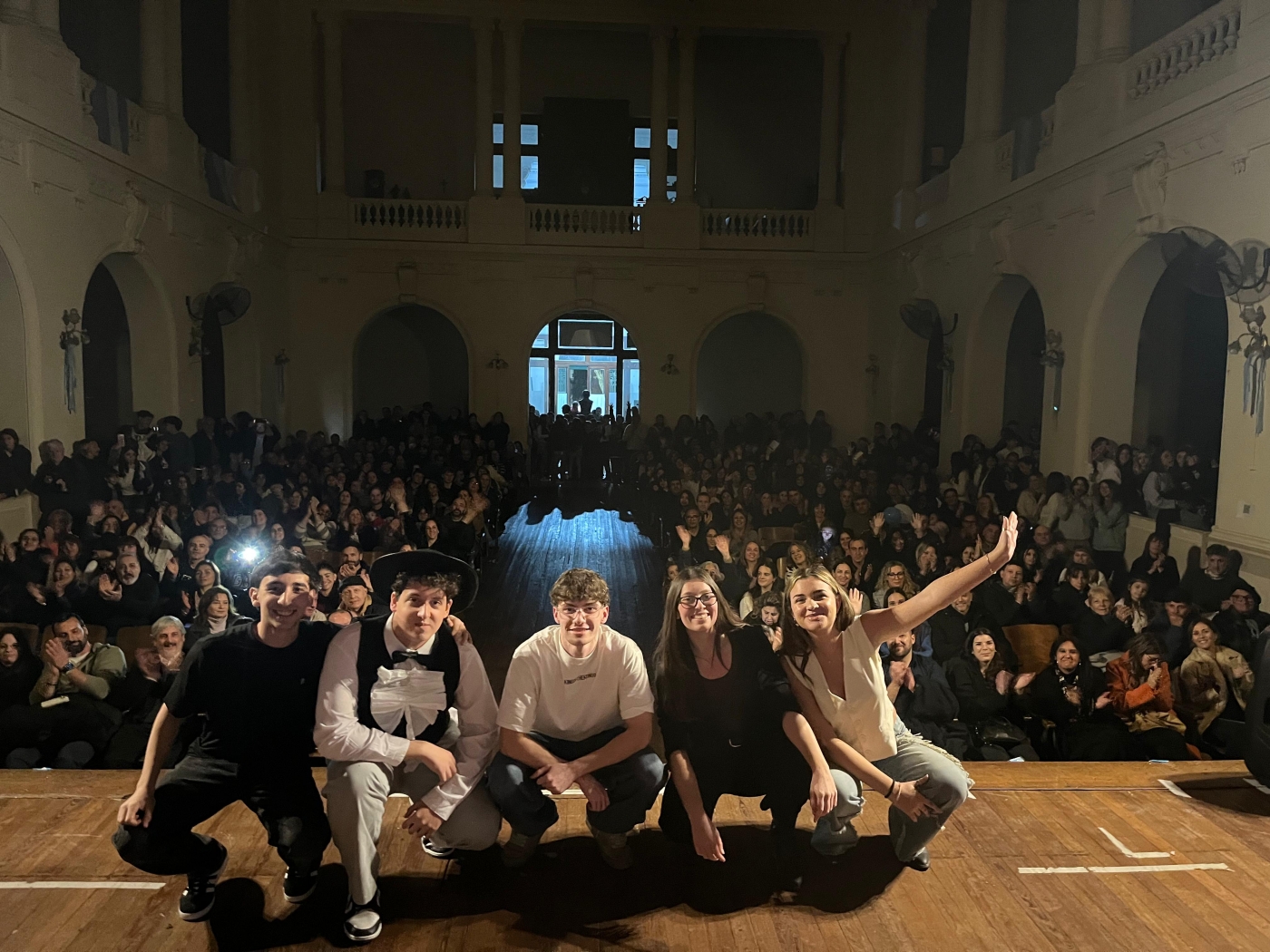 Baile, risas y streaming en la gala del Garicoïts por el 9 de julio