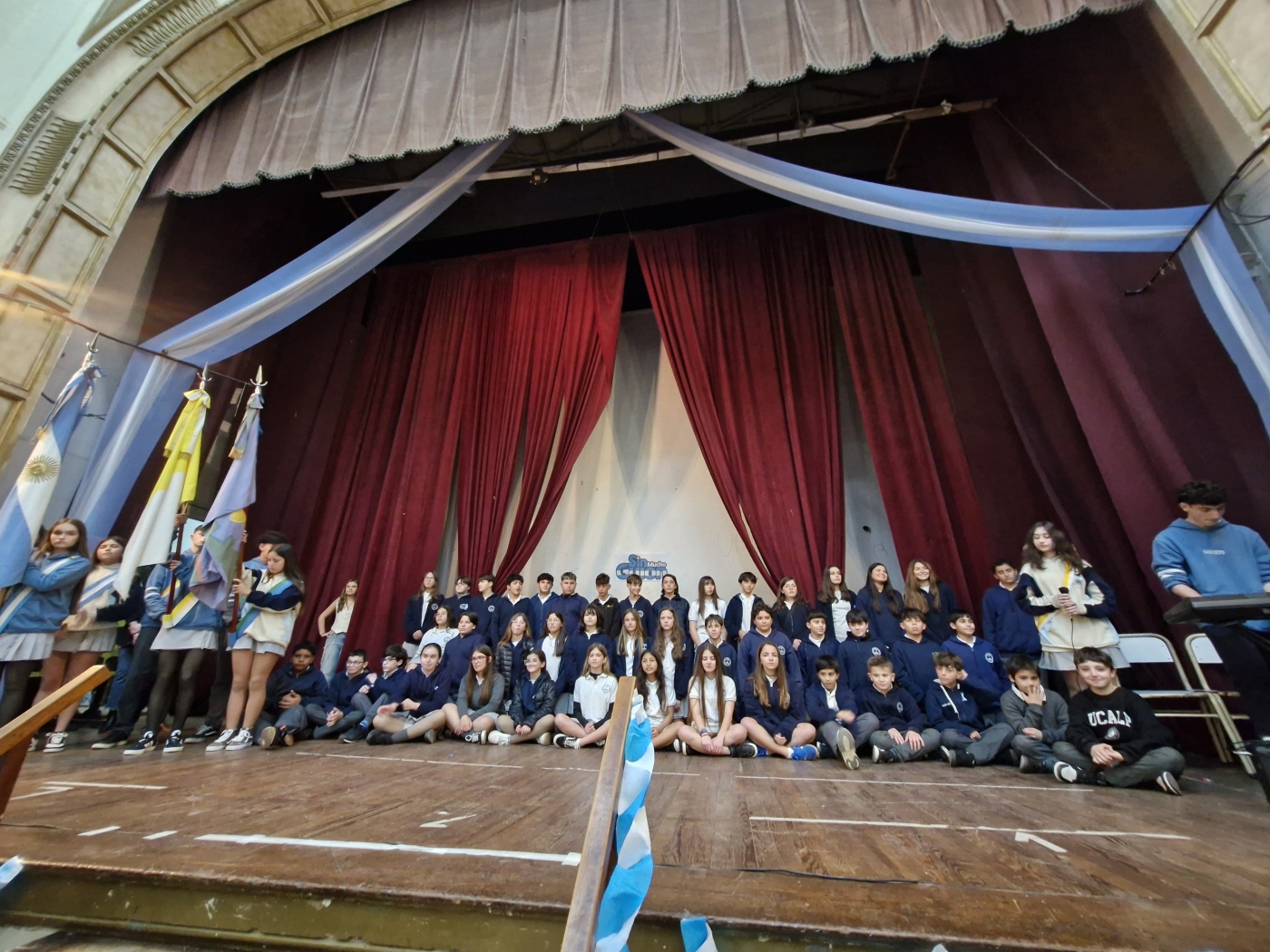 Baile, risas y streaming en la gala del Garicoïts por el 9 de julio