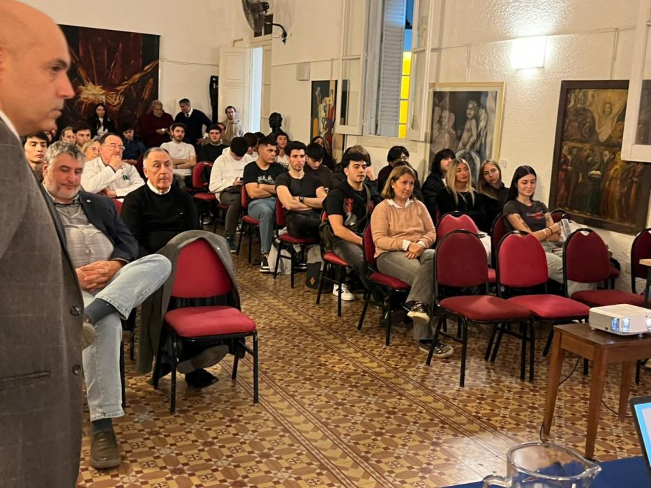 Un especialista expuso sobre la importancia del cuidado energético en hogares y empresas