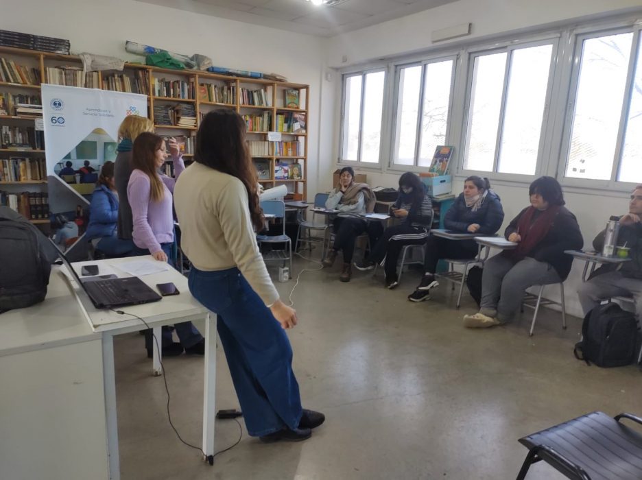 El Consultorio Jurídico del Santa Clara asesoró a jóvenes sobre violencia familiar