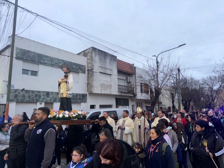 Monseñor Carrara en San Cayetano: “Pedir pan es pedir justicia y pedir trabajo es pedir dignidad”