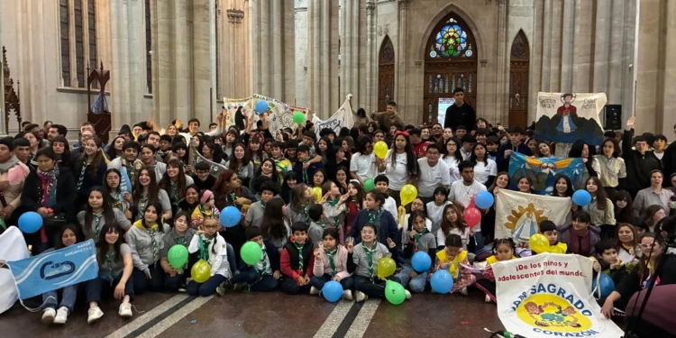 El Jubileo de los jóvenes copó la Catedral de La Plata