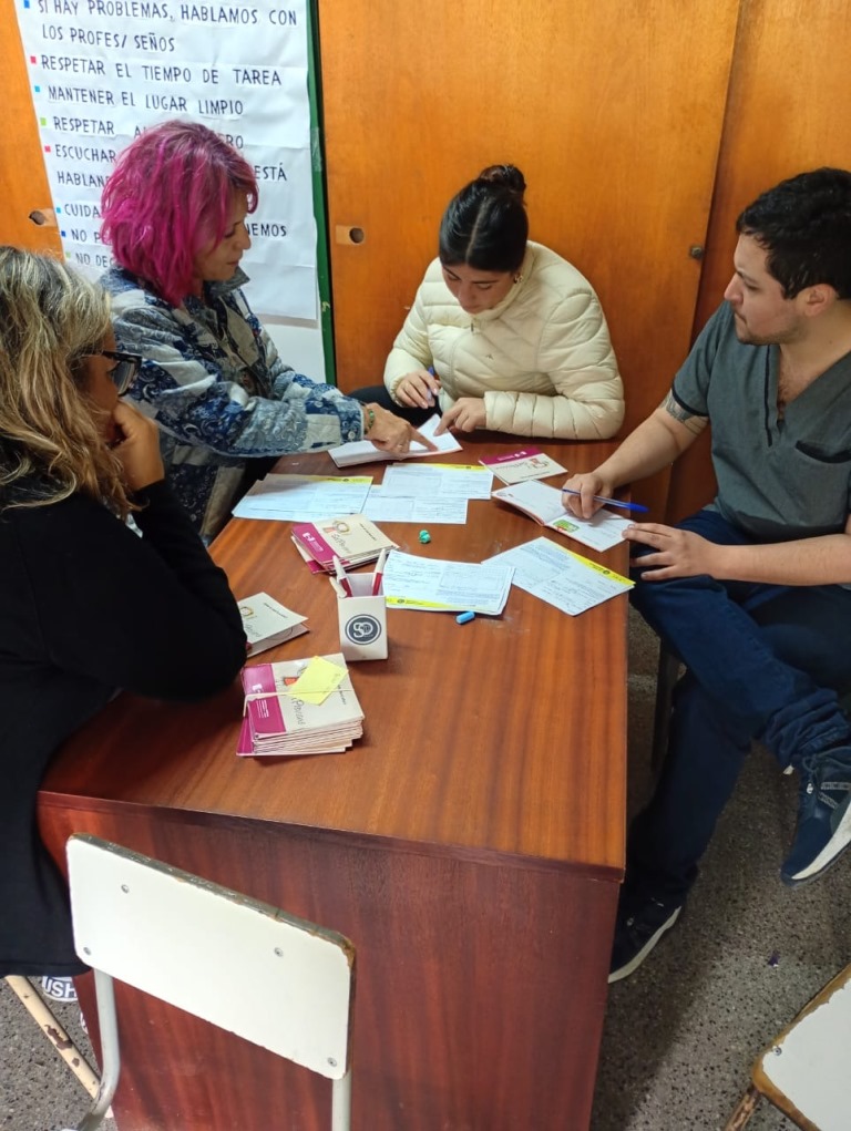Acciones de prevención y relevamiento bucal en Villa Alba, junto a alumnos de la Facultad de Odontología 