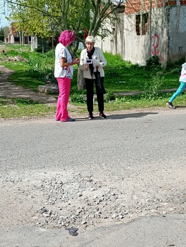 Acciones de prevención y relevamiento bucal en Villa Alba, junto a alumnos de la Facultad de Odontología 