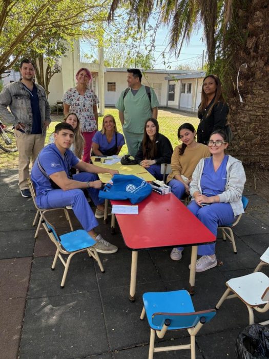 Acciones de prevención y relevamiento bucal en Villa Alba, junto a alumnos de la Facultad de Odontología  (4)