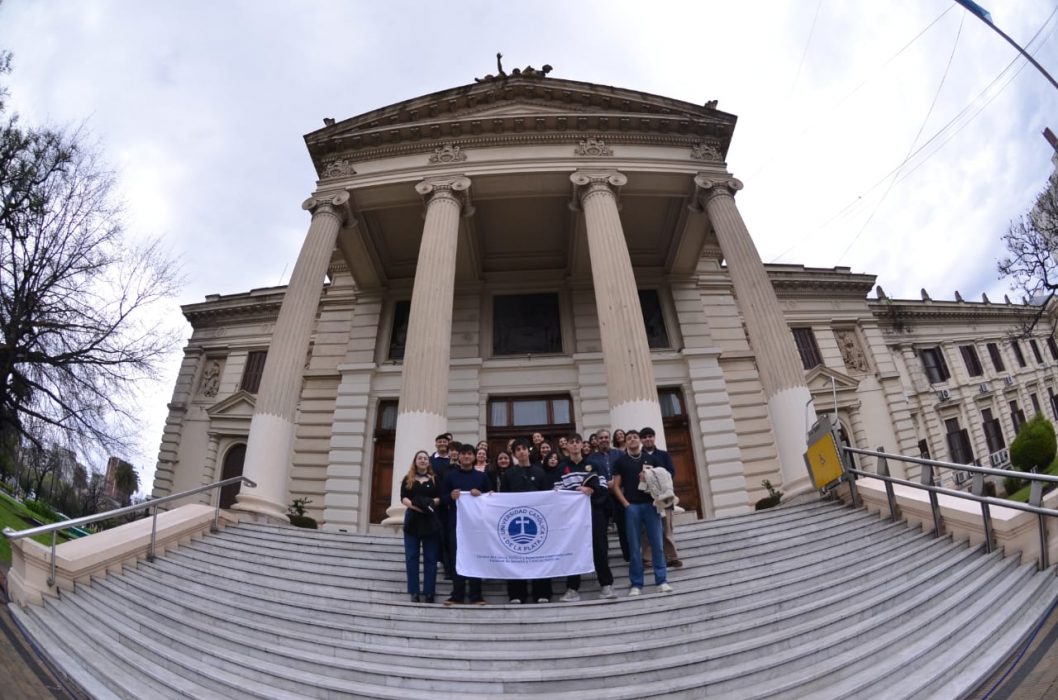 Estudiantes de Ciencia Política y Relaciones Internacionales visitaron la Legislatura bonaerense (10)