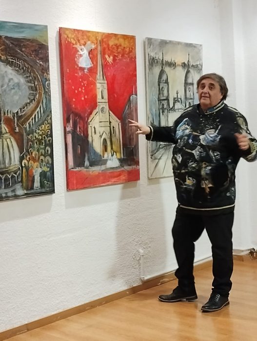 La Facultad de Arquitectura y Diseño inauguró una muestra de arte en la Sede Bernal (2)