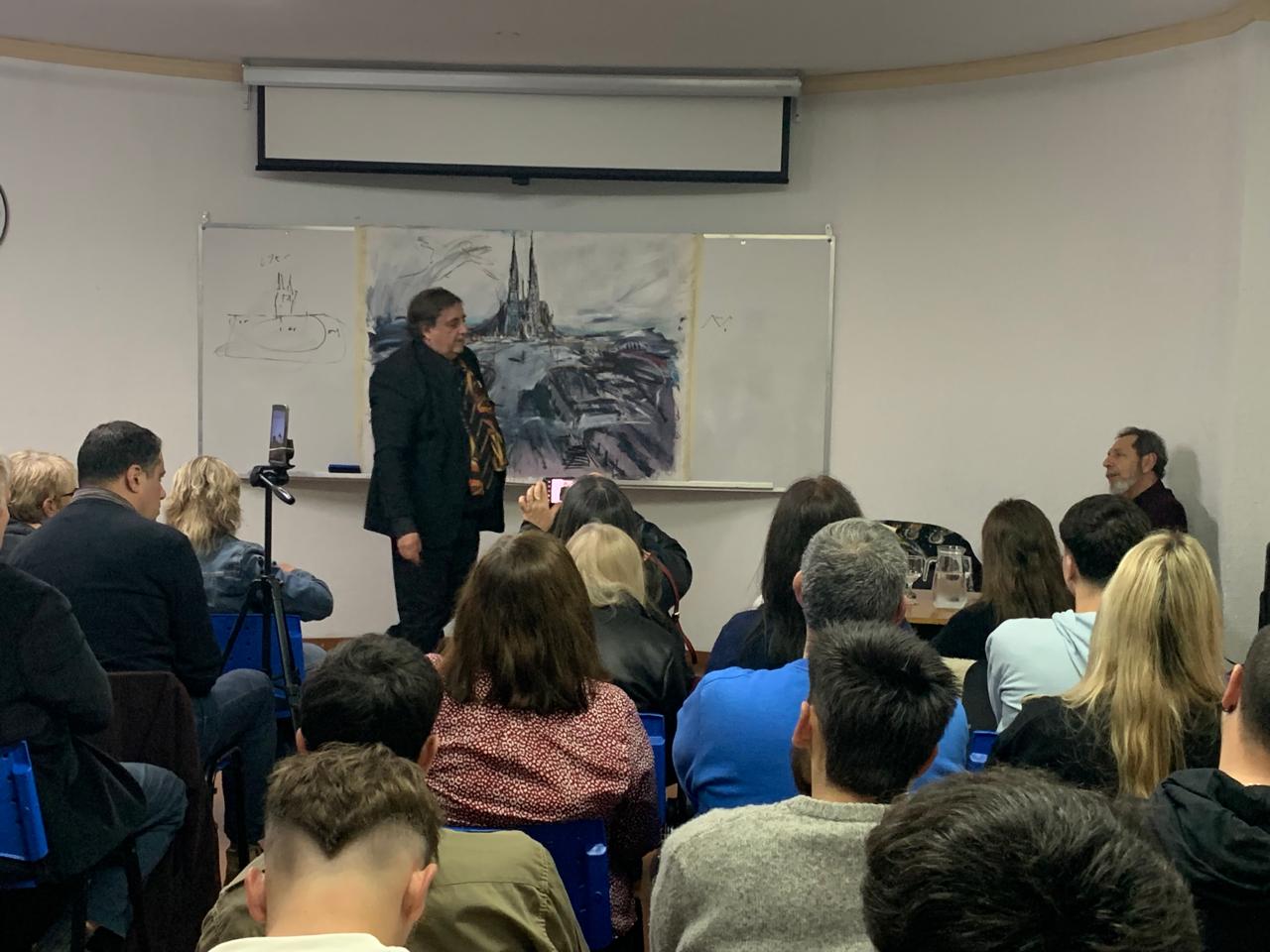 La Facultad de Arquitectura y Diseño inauguró una muestra de arte en la Sede Bernal