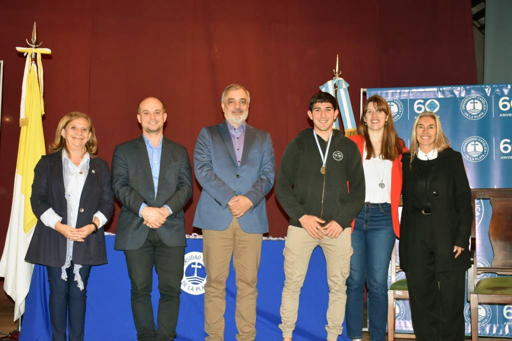 La UCALP vivió un día especial de celebración y reconocimientos a sus mejores estudiantes