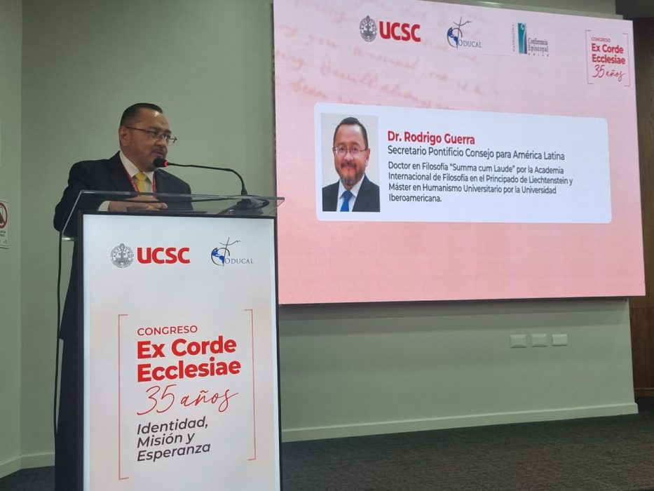 Nuestra universidad participa del Congreso Internacional “Ex Corde Ecclesiae, 35 años” en Chile (8)