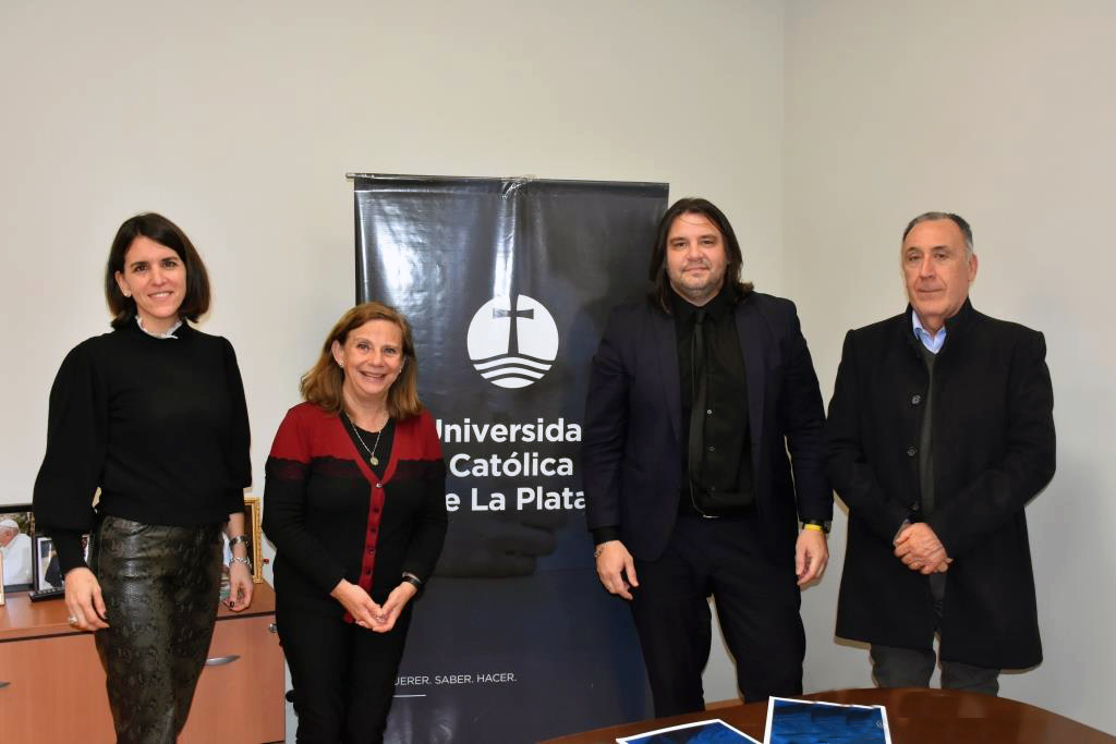 Un convenio con farmacia Manes promueve beneficios para la comunidad educativa