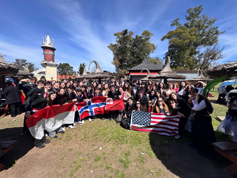 Los alumnos de nuestros colegios se lucieron en el Modelo ONU