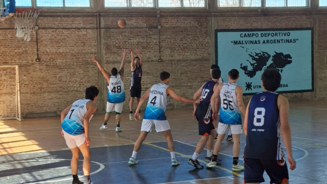 El básquet goleó a La Matanza y espera rival en las semifinales