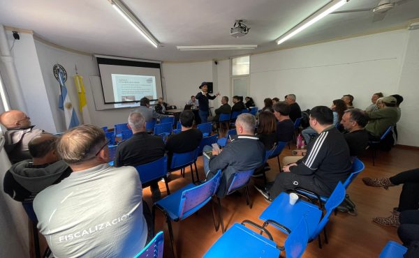 Capacitación para empleados y funcionarios en torno a Laudato si´ y educación ambiental