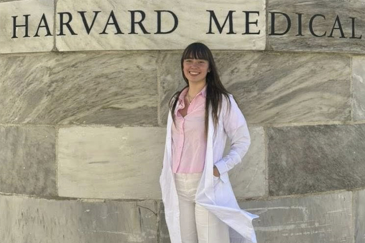 Una graduada contó su experiencia en la Universidad de Harvard