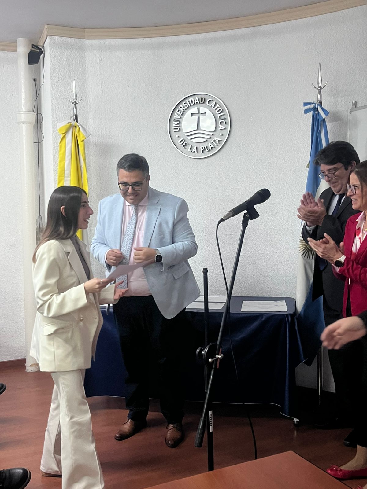 Reconocimiento a los alumnos becados por Santander en la UCALP Sede Bernal 
