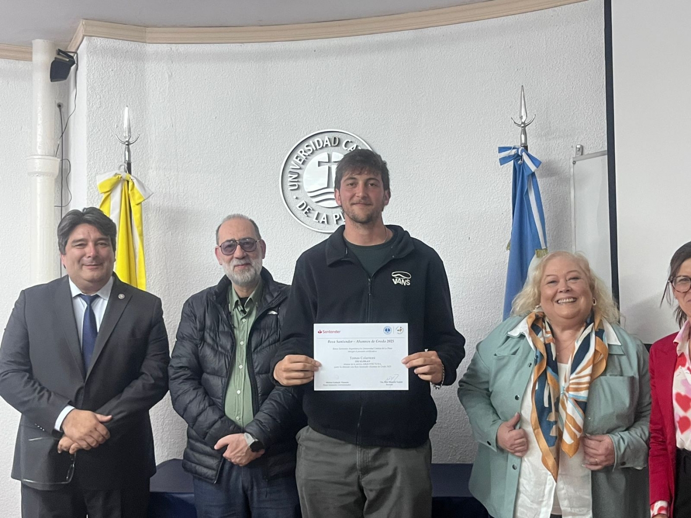 Reconocimiento a los alumnos becados por Santander en la UCALP Sede Bernal 