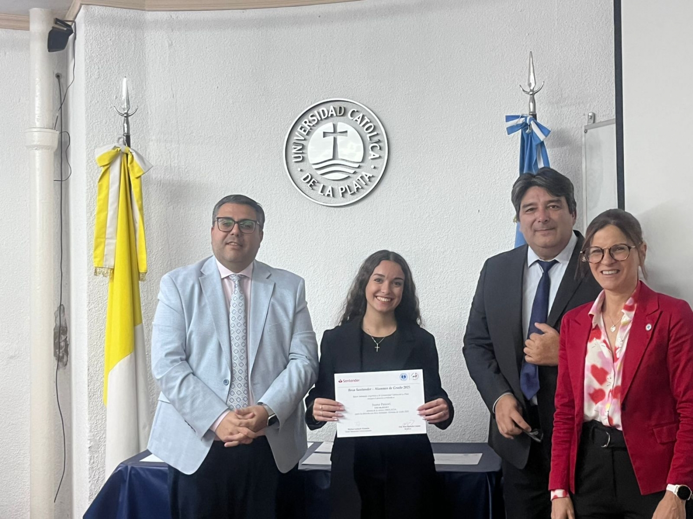 Reconocimiento a los alumnos becados por Santander en la UCALP Sede Bernal 