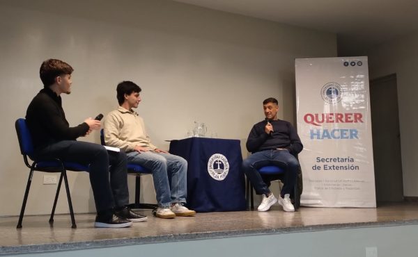 “Historias que inspiran”, Lucas Licht contó la suya en la facultad de Económicas