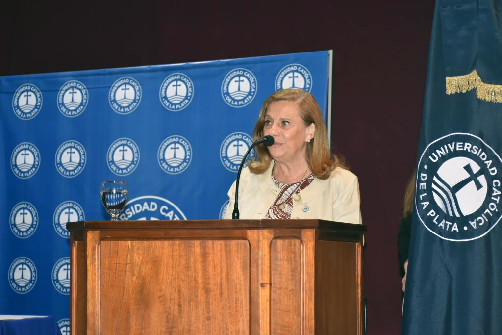 Acto de colación de la Facultad de Ciencias Económicas y Sociales