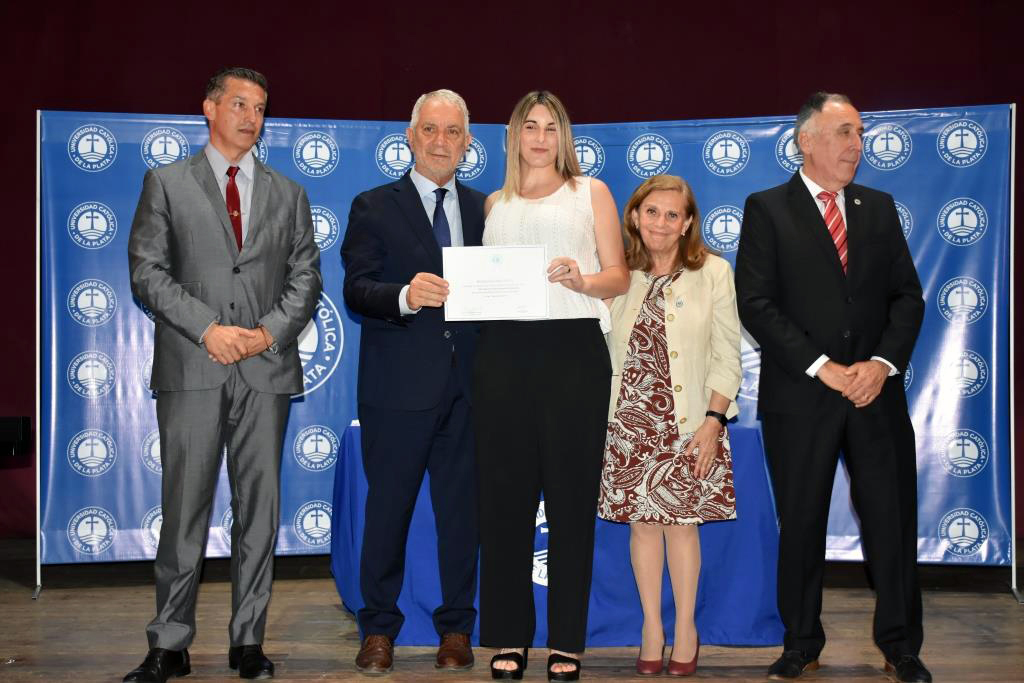 Acto de colación de la Facultad de Ciencias Económicas y Sociales
